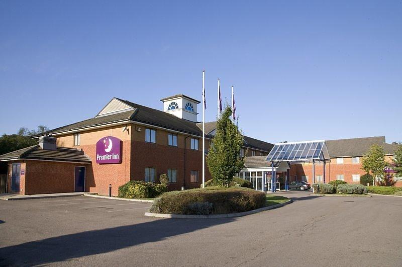 Holiday Inn Luton South - M1, Junction 9, An Ihg Hotel Exterior photo