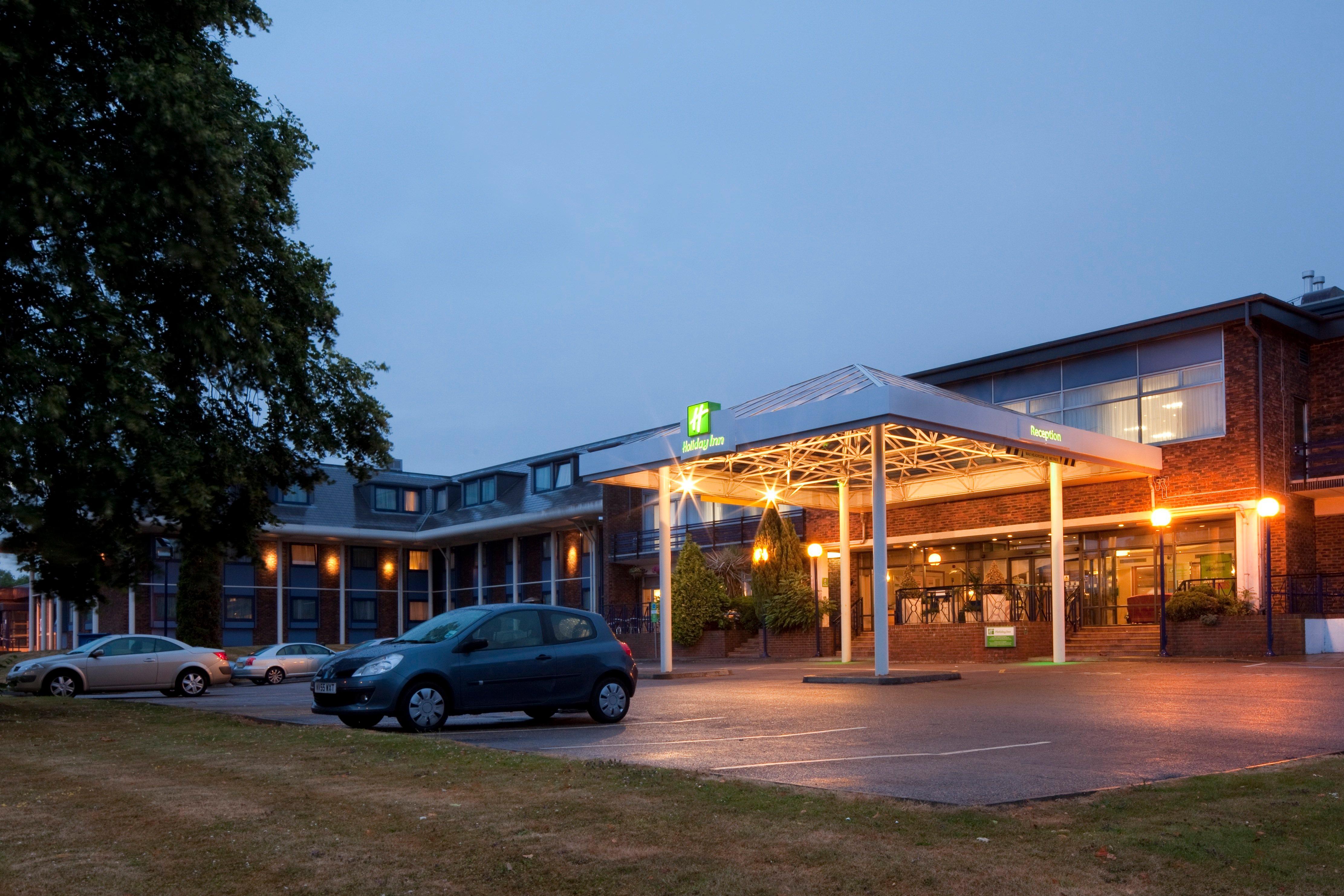 Holiday Inn Luton South - M1, Junction 9, An Ihg Hotel Exterior photo